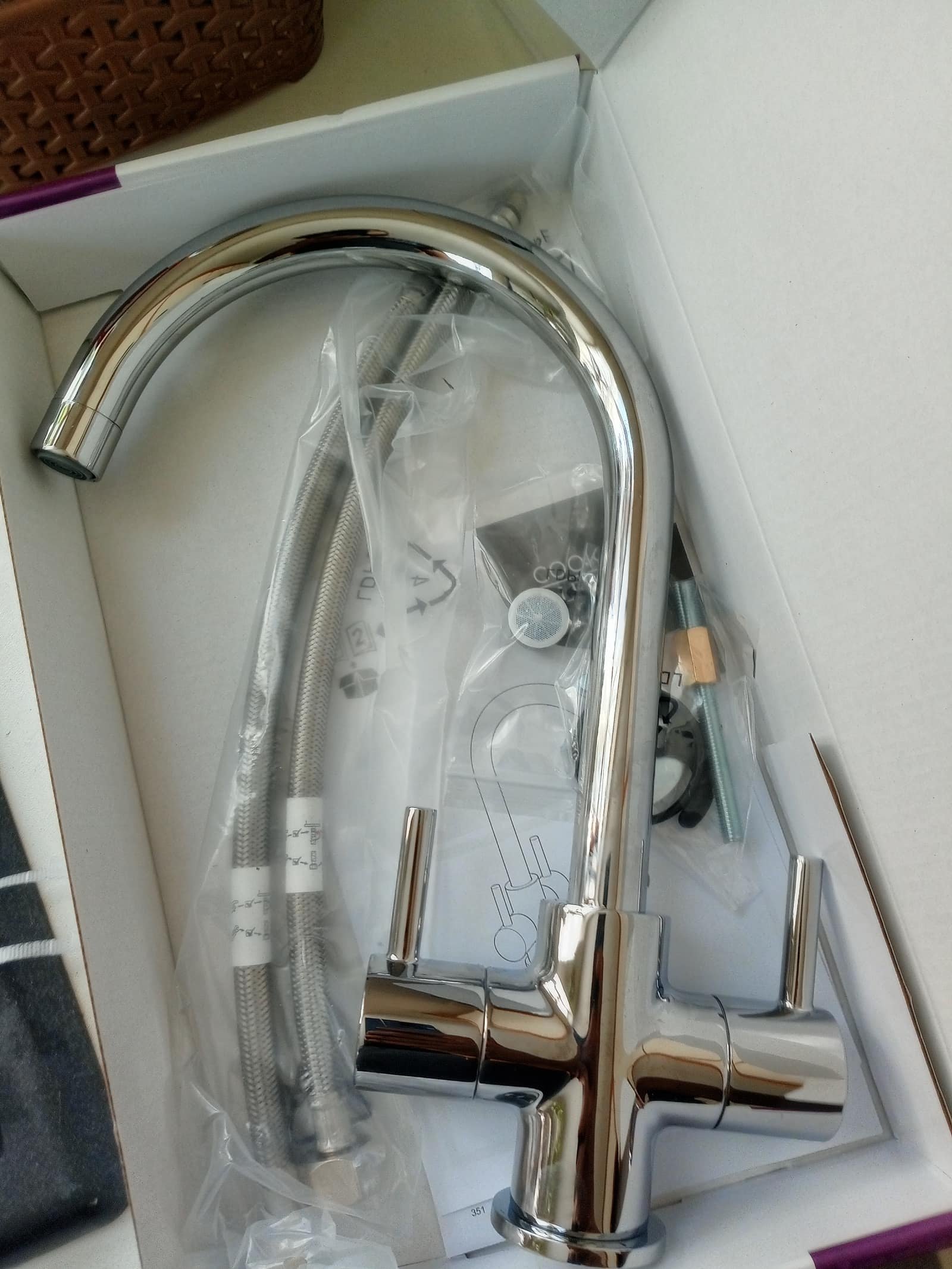 Kitchen tap installation and replacement